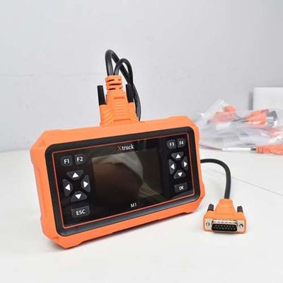 Herramienta de diagnóstico de motocicleta Xtruck M1 con datos de fotograma de congelación Adaptación y restablecimiento del acelerador y guía de solución de problemas